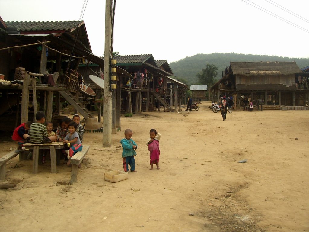 Laos - Aldea Muang Sing en bicicleta