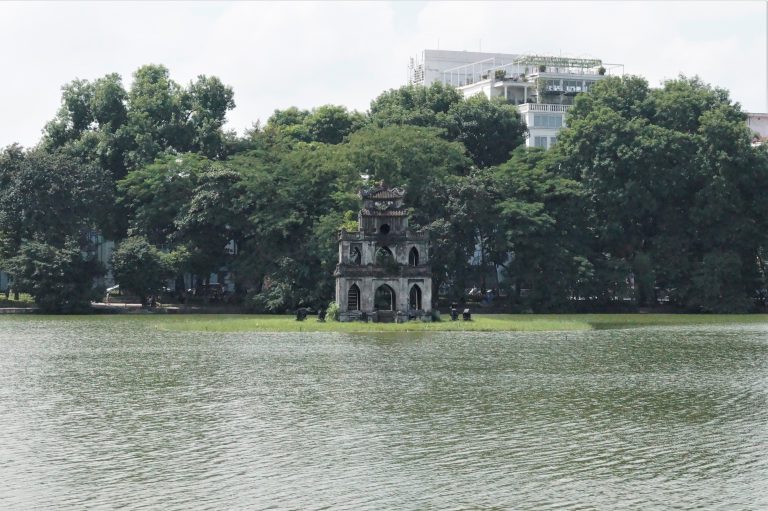 Vietnam - El barrio antiguo de Hanoi - Torre de la Tortuga