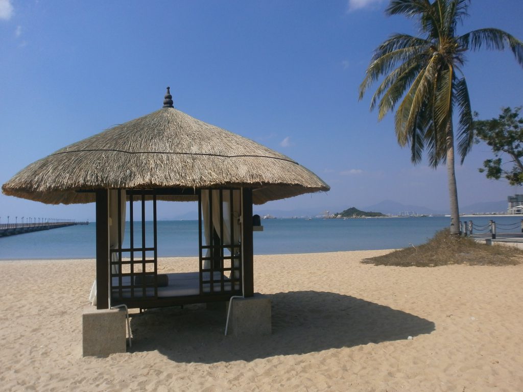 Beaches of Hainan: Travel to Haikou and Sanya - Sin Destino Aparente