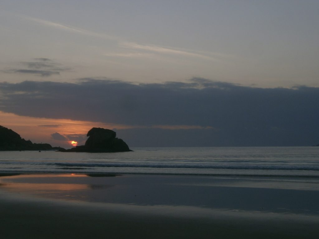 Amanecer en Sanya - Bahía de Tenghai