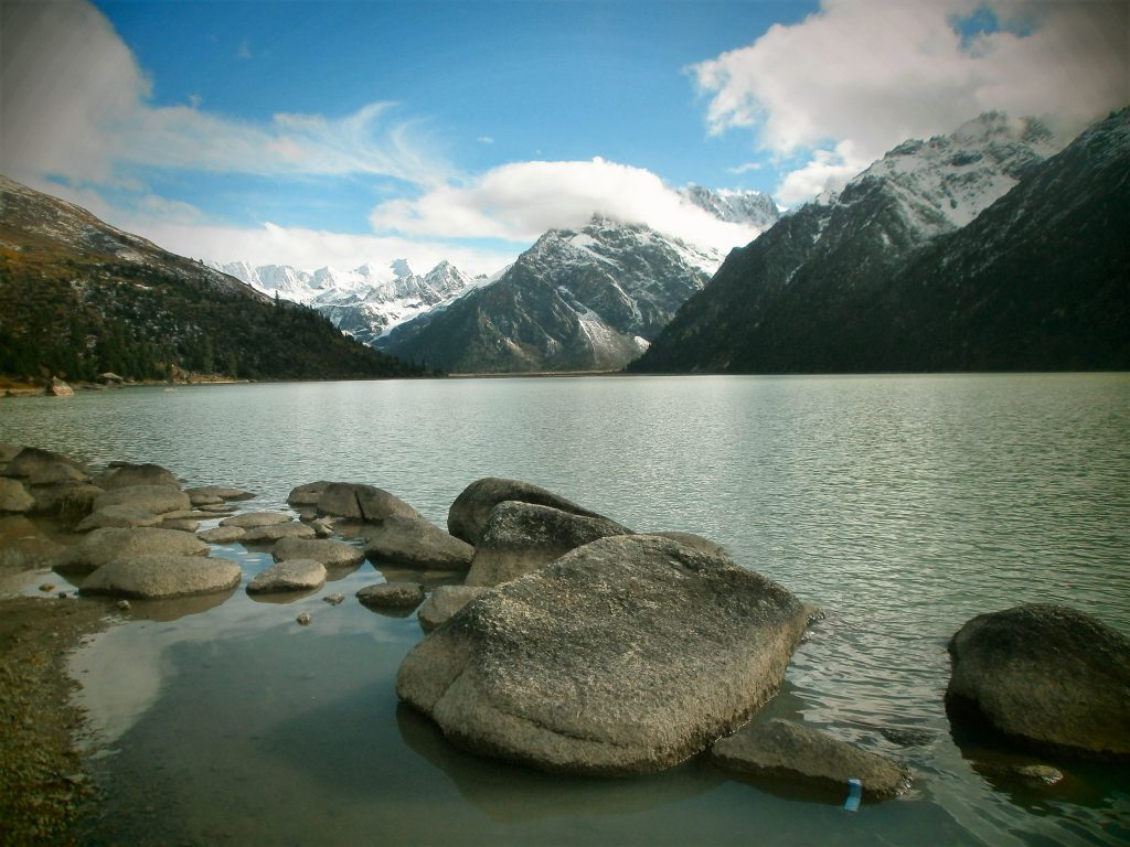 Lago Xinlu y montañas Chola, Sichuan