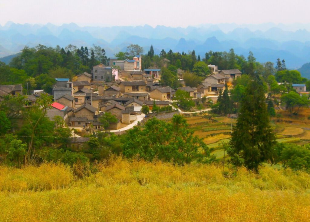 What to see in Luoping - Hundreds Thousands Hills 