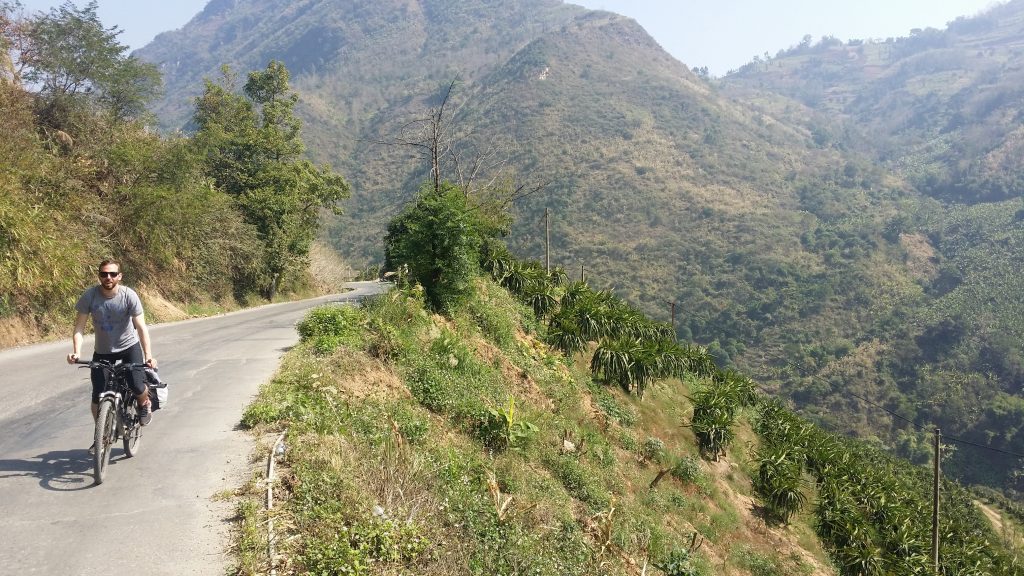 En bicicleta por Yunnan - Camino a Xinjie