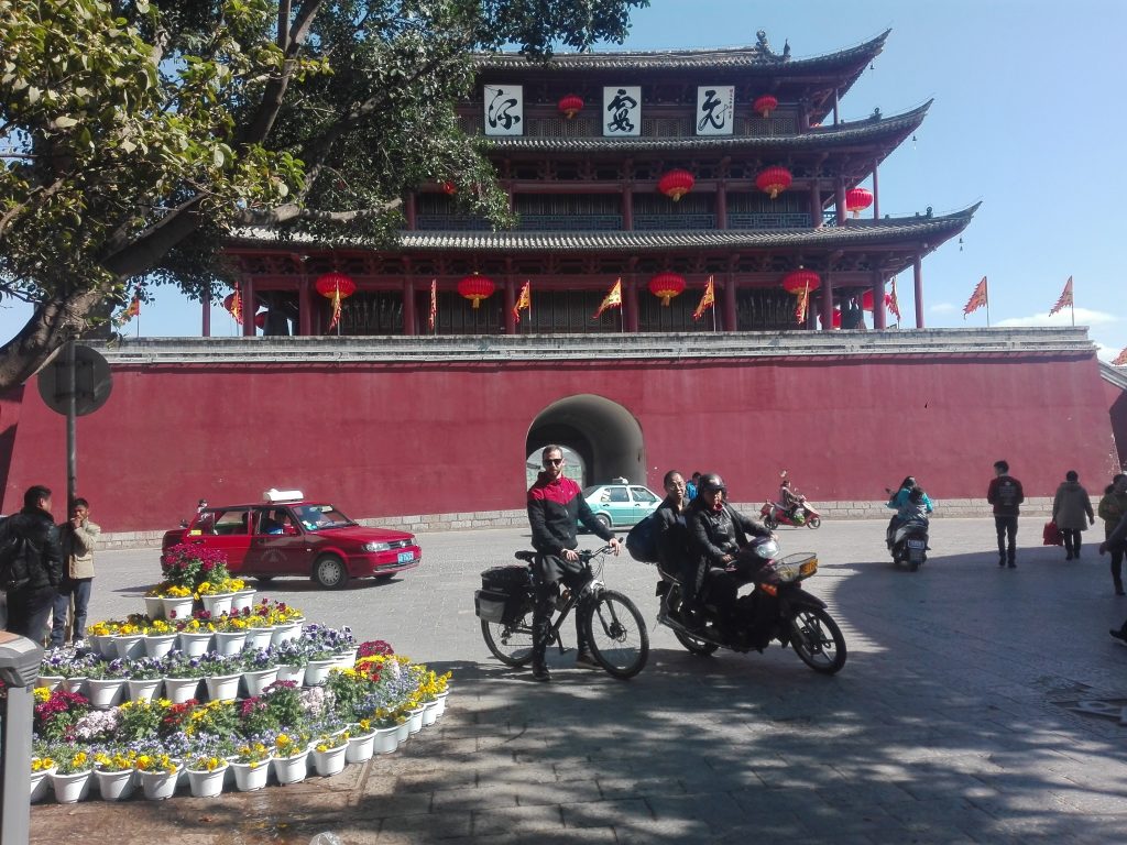 En bicicleta por Yunnan - Parte antigua de Jianshui