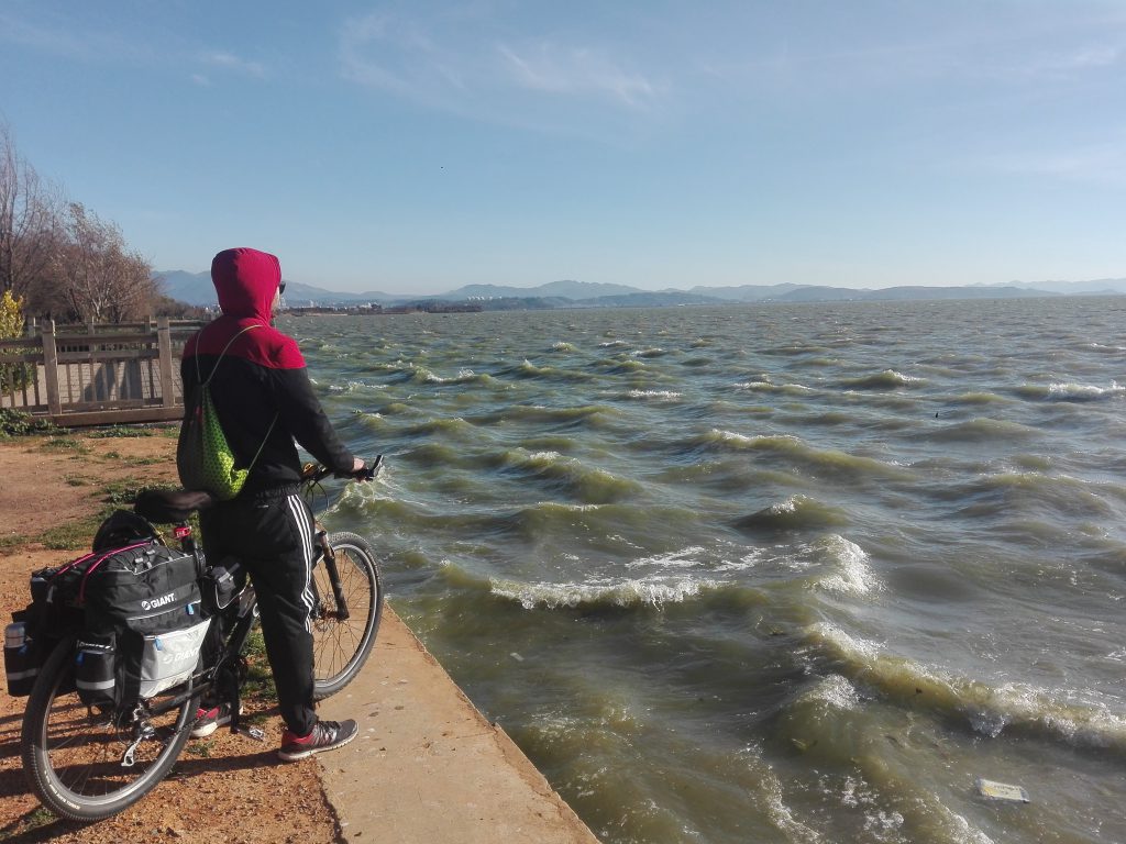 Viaje en bicicleta por China, Lago Dianchi, Kunming, Yunnan