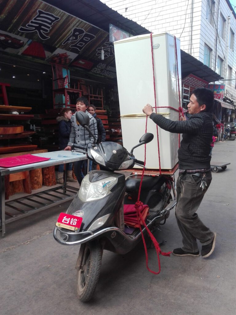 Curiosities of China - Everything fits on a motorcycle