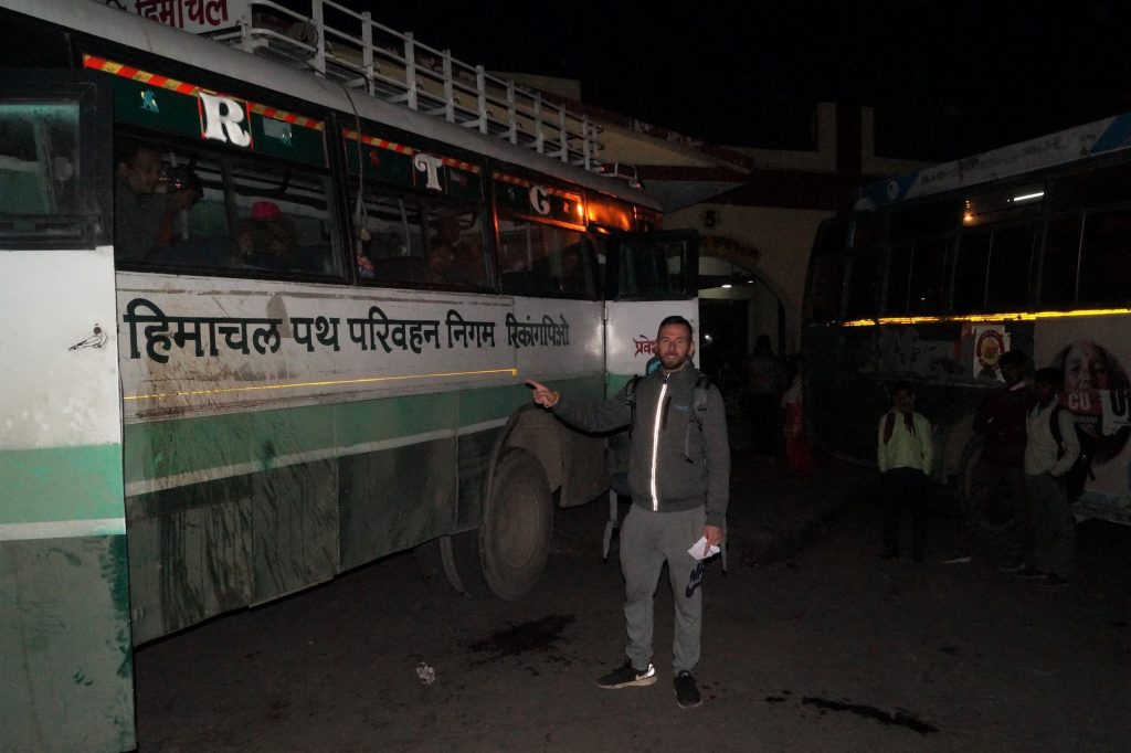 Autobús hacia la provincia Himachal Pradesh