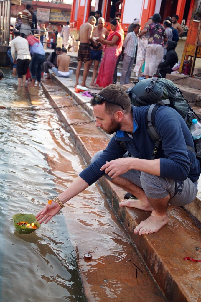 Qué hacer en Haridwar - Ofrenda al Ganges