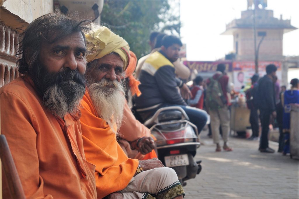 India - Gurús mirando a cámara