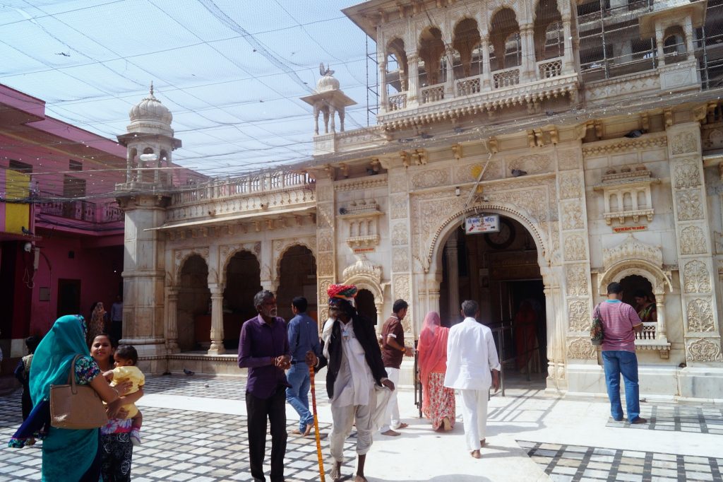 Fachada Templo de las Ratas, Bikaner