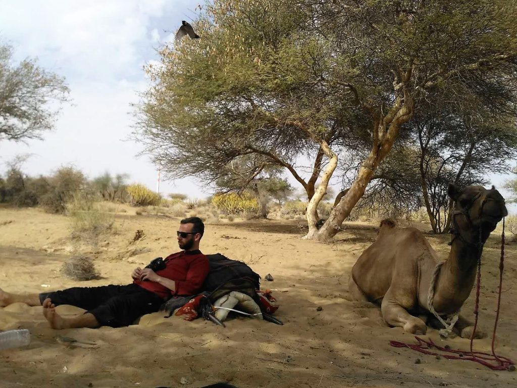 Junto a un dromedario, Safari desierto del Thar, Rajastán, India