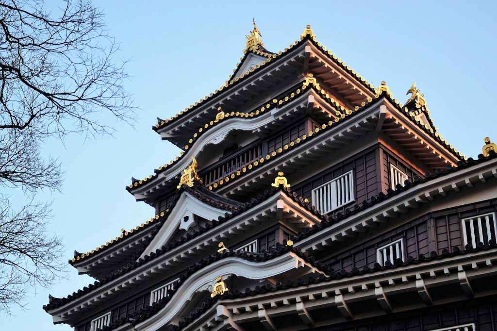 Japón - Castillo de Okayama - Negro y dorado