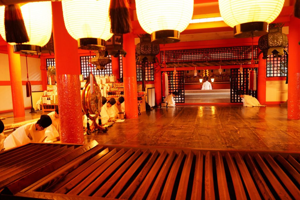  Santuario de Itsukushima - Los monjes de Miyajima