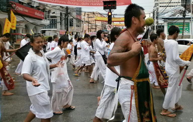 Tailandia-Phuket-Festival-vegetariano