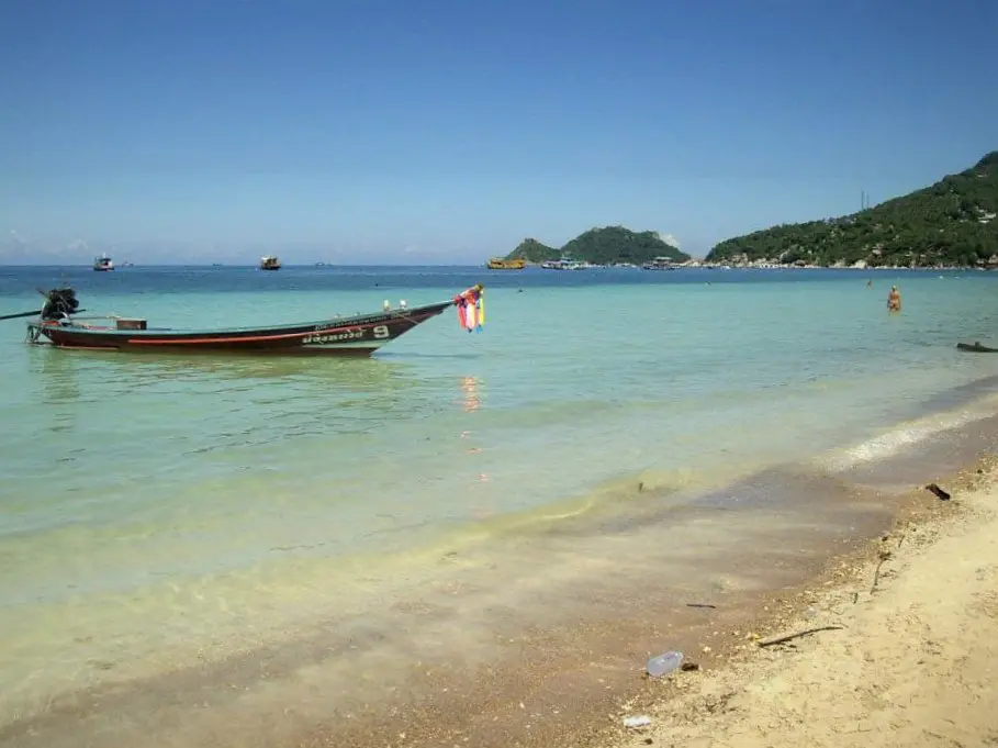 Tailandia - Playa Koh-Samui Playa Koh Samui con barca tradicional tailandesa, Tailandia