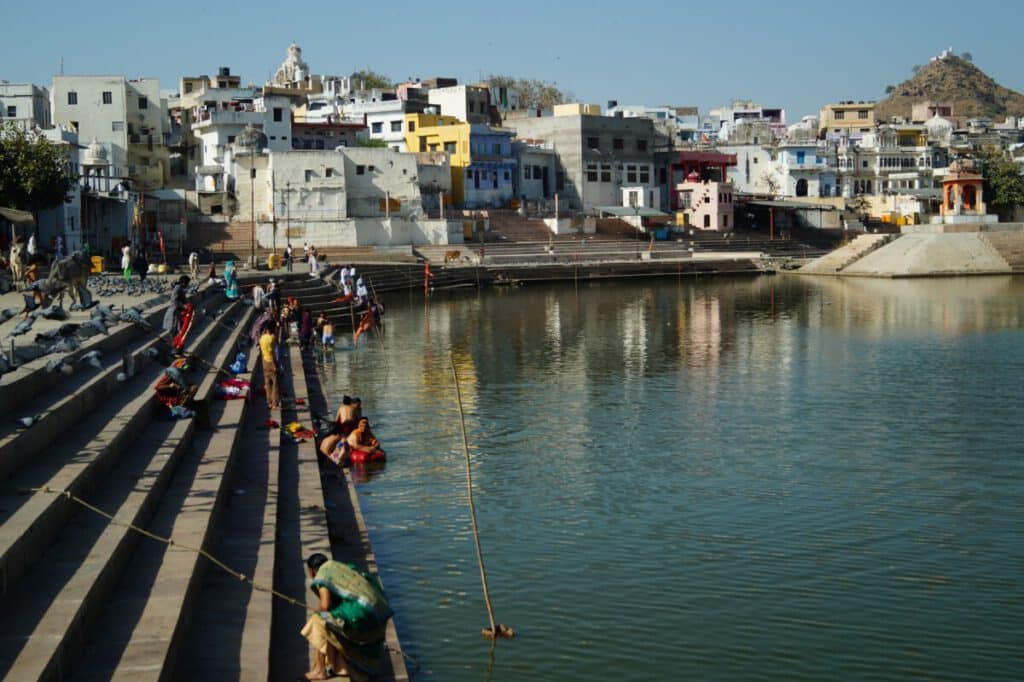 What to see in Pushkar - Lake ghats