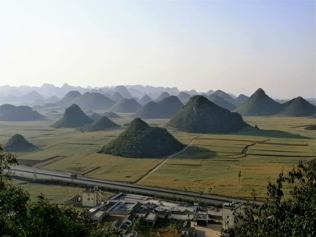 Yunnan - Luoping - Golden Rooster Hills