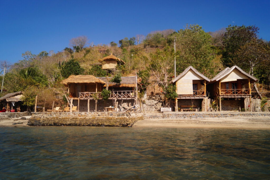 Bungalows in front of the beach, Gili Gede