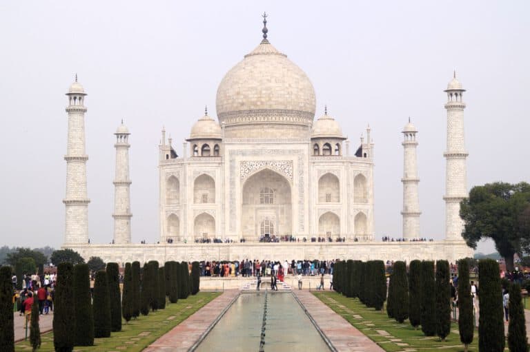 El espectacular Mausoleo Taj Mahal, India