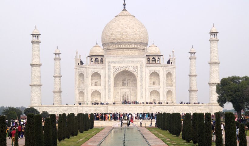 El espectacular Mausoleo Taj Mahal, India