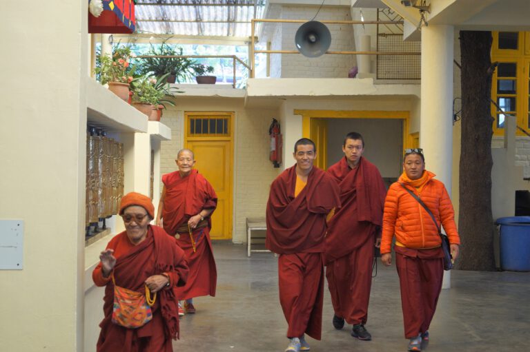 McLeod Ganj - Monjes budistas