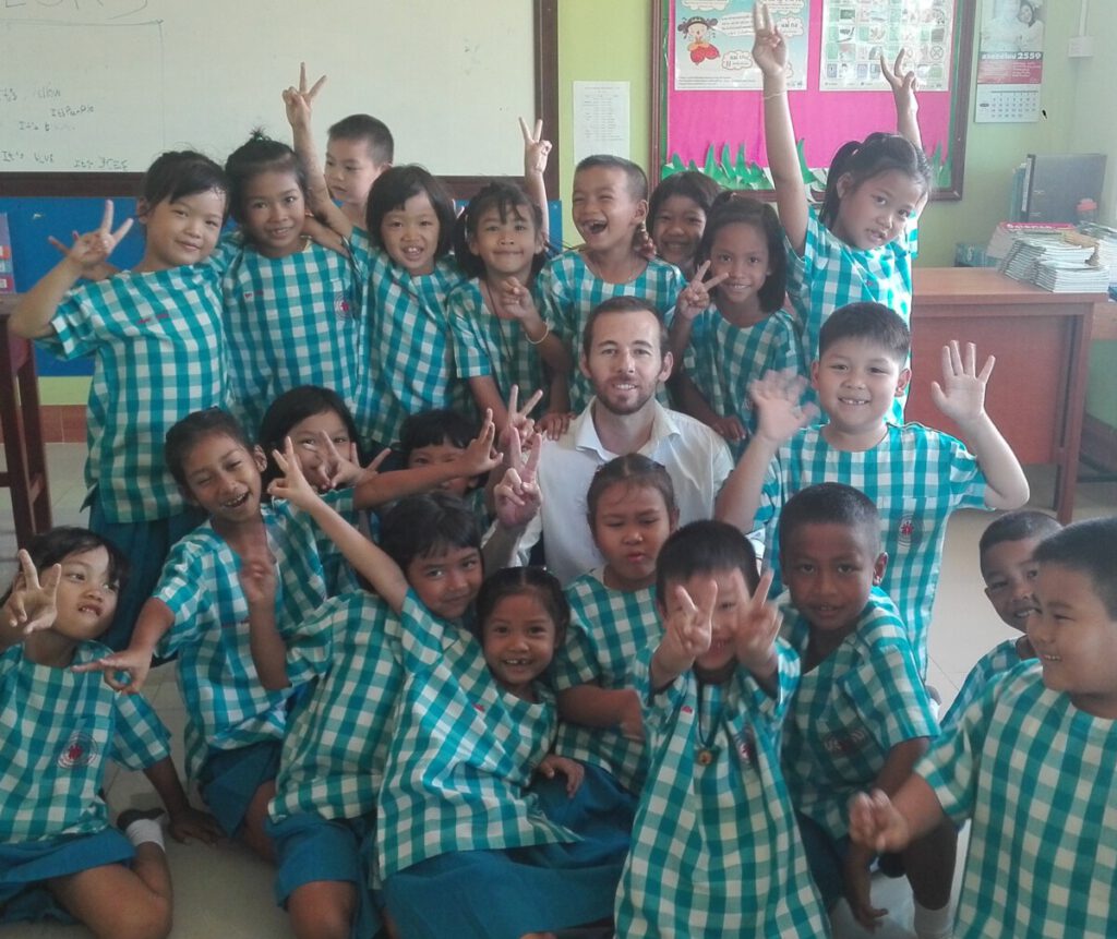 Teaching en Thailand - Primary class kids