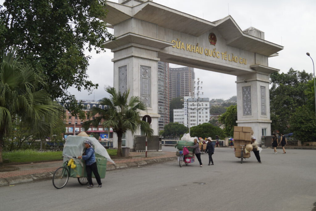 Frontera terrestre entre China y Vietnam - Puerta de Lao Cai