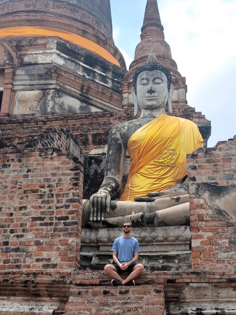 Consejos para viajar a Tailandia - Estatua budista en Ayutthaya