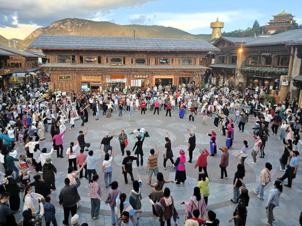 Yunnan - Shangrila - Traditional Dances