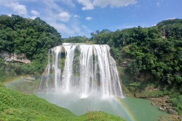 Cascada Huangguoshu con Arcoiris, Guizhou, China