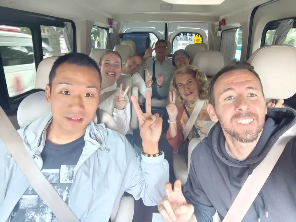 Chófer privado en Yunnan y Sichuan - Coche 5 plazas interior