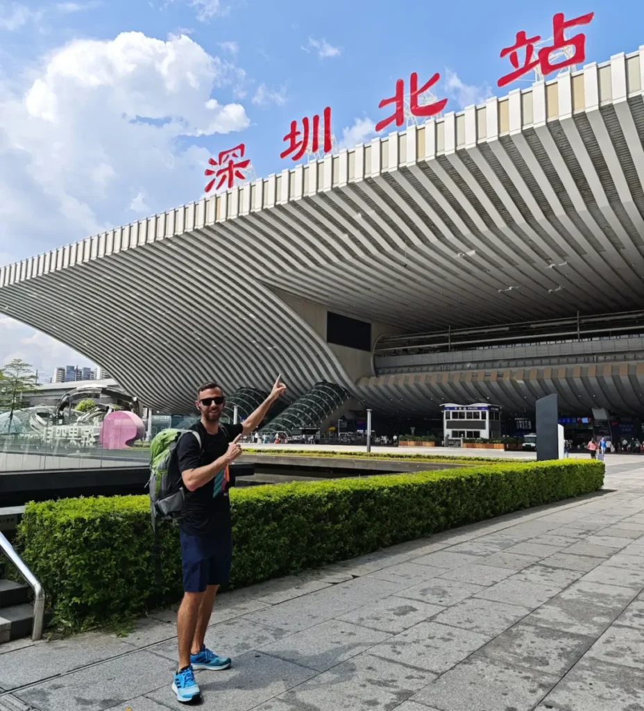 Estación de tren de Shenzhen, Viajando por China