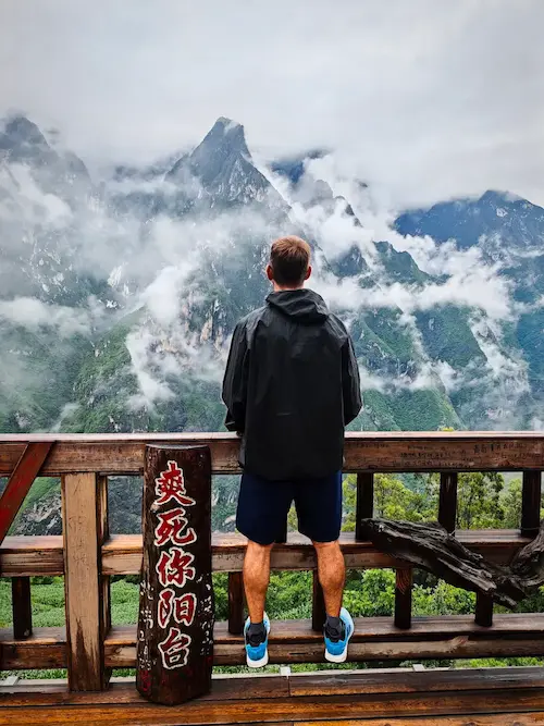 Guía de viaje de Vietnam: Consejos esenciales e información útil 2 Garganta Del Salto Del Tigre, Yunnan, China (perfil)