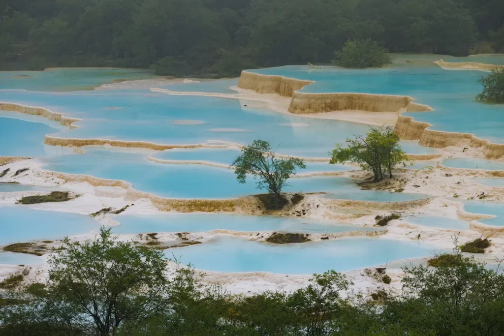 Qué ver en Sichuan: 18 lugares imprescindibles 5 Piscinas de Huanglong, Sichuan,